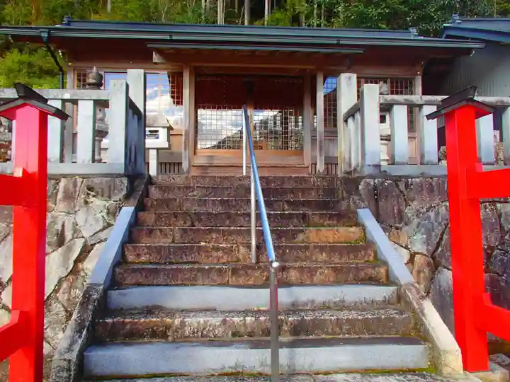 照日神社の本殿・本堂
