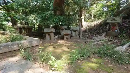 諏訪神社の末社