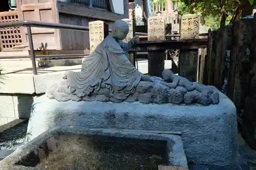 青岸渡寺の像