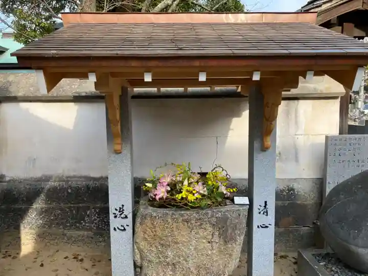三津厳島神社の手水舎