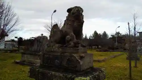 千代ヶ岡神社の狛犬