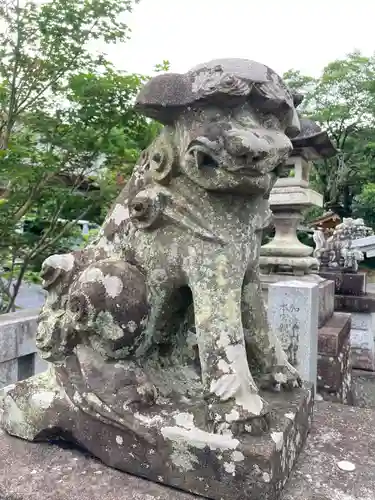 加波山三枝祇神社本宮の狛犬