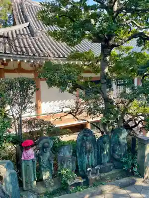 東長谷寺　薬王院の{uncategorized: "未分類", other: "その他", undefined: "問題あり", building: "その他建物", grave: "お墓", sacred_gate: "鳥居", guardian: "狛犬", statue: "像", buddha: "仏像", history: "歴史", nature: "自然", garden: "庭園", animal: "動物", pagoda: "塔", temizu: "手水舎", mountain_gate: "山門・神門", sanctuary: "本殿・本堂", subordinate: "末社・摂社", art: "芸術", scenery: "景色", jizo: "地蔵", ema: "絵馬", goshuin: "御朱印", omikuji: "おみくじ", items: "授与品その他", amulet: "お守り", goshuincho: "御朱印帳", eats: "食事", festival: "お祭り", votive_dance: "神楽", shichigosan: "七五三参", wedding: "結婚式", experience: "体験その他", initially: "初詣", around: "周辺", anti_infection: "感染症対策"}