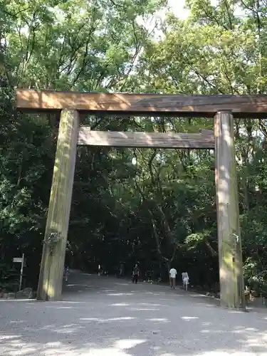 熱田神宮の鳥居