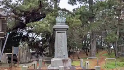 五色濱神社の像