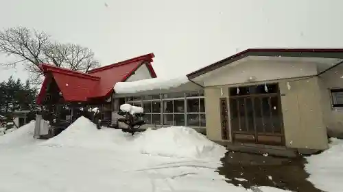 一本栗地主神社の{uncategorized: "未分類", other: "その他", undefined: "問題あり", building: "その他建物", grave: "お墓", sacred_gate: "鳥居", guardian: "狛犬", statue: "像", buddha: "仏像", history: "歴史", nature: "自然", garden: "庭園", animal: "動物", pagoda: "塔", temizu: "手水舎", mountain_gate: "山門・神門", sanctuary: "本殿・本堂", subordinate: "末社・摂社", art: "芸術", scenery: "景色", jizo: "地蔵", ema: "絵馬", goshuin: "御朱印", omikuji: "おみくじ", items: "授与品その他", amulet: "お守り", goshuincho: "御朱印帳", eats: "食事", festival: "お祭り", votive_dance: "神楽", shichigosan: "七五三参", wedding: "結婚式", experience: "体験その他", initially: "初詣", around: "周辺", anti_infection: "感染症対策"}