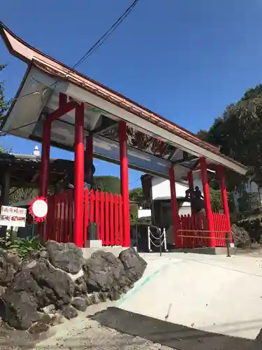 赤城大教会赤城寺の山門