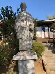 横浜御嶽神社の像