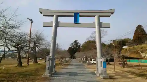 相馬中村神社の{uncategorized: "未分類", other: "その他", undefined: "問題あり", building: "その他建物", grave: "お墓", sacred_gate: "鳥居", guardian: "狛犬", statue: "像", buddha: "仏像", history: "歴史", nature: "自然", garden: "庭園", animal: "動物", pagoda: "塔", temizu: "手水舎", mountain_gate: "山門・神門", sanctuary: "本殿・本堂", subordinate: "末社・摂社", art: "芸術", scenery: "景色", jizo: "地蔵", ema: "絵馬", goshuin: "御朱印", omikuji: "おみくじ", items: "授与品その他", amulet: "お守り", goshuincho: "御朱印帳", eats: "食事", festival: "お祭り", votive_dance: "神楽", shichigosan: "七五三参", wedding: "結婚式", experience: "体験その他", initially: "初詣", around: "周辺", anti_infection: "感染症対策"}
