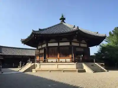 法隆寺の本殿・本堂