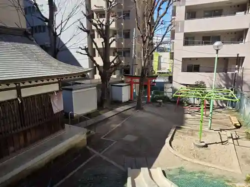 出世稲荷神社（春日稲荷神社）(東京都)