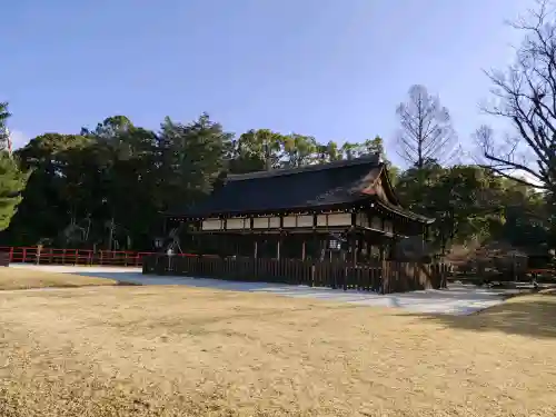賀茂別雷神社（上賀茂神社）の{uncategorized: "未分類", other: "その他", undefined: "問題あり", building: "その他建物", grave: "お墓", sacred_gate: "鳥居", guardian: "狛犬", statue: "像", buddha: "仏像", history: "歴史", nature: "自然", garden: "庭園", animal: "動物", pagoda: "塔", temizu: "手水舎", mountain_gate: "山門・神門", sanctuary: "本殿・本堂", subordinate: "末社・摂社", art: "芸術", scenery: "景色", jizo: "地蔵", ema: "絵馬", goshuin: "御朱印", omikuji: "おみくじ", items: "授与品その他", amulet: "お守り", goshuincho: "御朱印帳", eats: "食事", festival: "お祭り", votive_dance: "神楽", shichigosan: "七五三参", wedding: "結婚式", experience: "体験その他", initially: "初詣", around: "周辺", anti_infection: "感染症対策"}