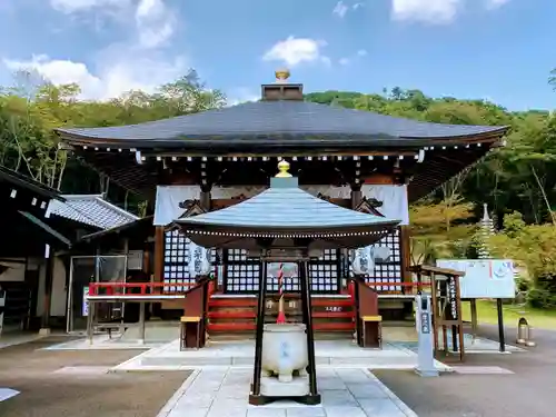 三毳不動尊の本殿・本堂