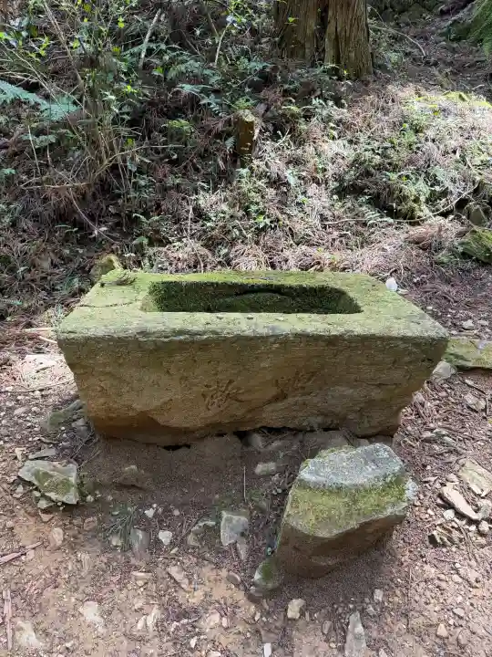 御岩神社の{uncategorized: "未分類", other: "その他", undefined: "問題あり", building: "その他建物", grave: "お墓", sacred_gate: "鳥居", guardian: "狛犬", statue: "像", buddha: "仏像", history: "歴史", nature: "自然", garden: "庭園", animal: "動物", pagoda: "塔", temizu: "手水舎", mountain_gate: "山門・神門", sanctuary: "本殿・本堂", subordinate: "末社・摂社", art: "芸術", scenery: "景色", jizo: "地蔵", ema: "絵馬", goshuin: "御朱印", omikuji: "おみくじ", items: "授与品その他", amulet: "お守り", goshuincho: "御朱印帳", eats: "食事", festival: "お祭り", votive_dance: "神楽", shichigosan: "七五三参", wedding: "結婚式", experience: "体験その他", initially: "初詣", around: "周辺", anti_infection: "感染症対策"}