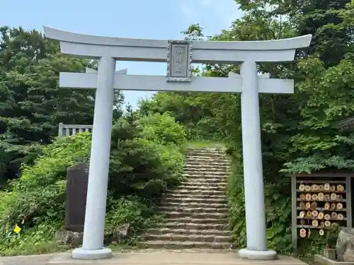 彌彦神社奥宮（御神廟）(新潟県)