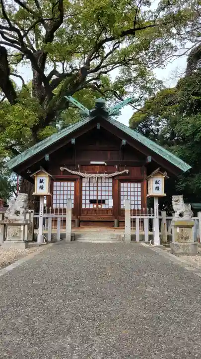 熊野三社の{uncategorized: "未分類", other: "その他", undefined: "問題あり", building: "その他建物", grave: "お墓", sacred_gate: "鳥居", guardian: "狛犬", statue: "像", buddha: "仏像", history: "歴史", nature: "自然", garden: "庭園", animal: "動物", pagoda: "塔", temizu: "手水舎", mountain_gate: "山門・神門", sanctuary: "本殿・本堂", subordinate: "末社・摂社", art: "芸術", scenery: "景色", jizo: "地蔵", ema: "絵馬", goshuin: "御朱印", omikuji: "おみくじ", items: "授与品その他", amulet: "お守り", goshuincho: "御朱印帳", eats: "食事", festival: "お祭り", votive_dance: "神楽", shichigosan: "七五三参", wedding: "結婚式", experience: "体験その他", initially: "初詣", around: "周辺", anti_infection: "感染症対策"}