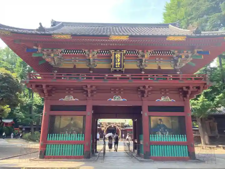 根津神社の山門・神門