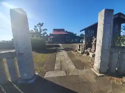 泉蔵院の山門・神門