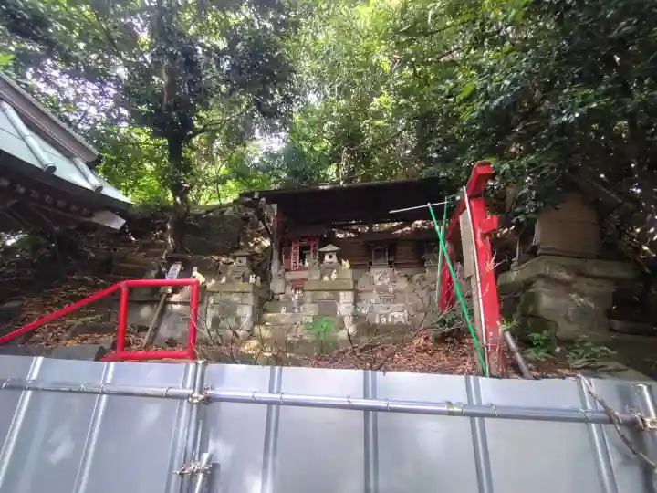 西森稲荷大明神の{uncategorized: "未分類", other: "その他", undefined: "問題あり", building: "その他建物", grave: "お墓", sacred_gate: "鳥居", guardian: "狛犬", statue: "像", buddha: "仏像", history: "歴史", nature: "自然", garden: "庭園", animal: "動物", pagoda: "塔", temizu: "手水舎", mountain_gate: "山門・神門", sanctuary: "本殿・本堂", subordinate: "末社・摂社", art: "芸術", scenery: "景色", jizo: "地蔵", ema: "絵馬", goshuin: "御朱印", omikuji: "おみくじ", items: "授与品その他", amulet: "お守り", goshuincho: "御朱印帳", eats: "食事", festival: "お祭り", votive_dance: "神楽", shichigosan: "七五三参", wedding: "結婚式", experience: "体験その他", initially: "初詣", around: "周辺", anti_infection: "感染症対策"}