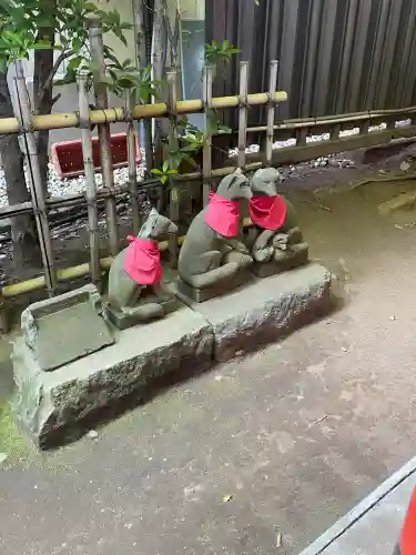 古地老稲荷神社の{uncategorized: "未分類", other: "その他", undefined: "問題あり", building: "その他建物", grave: "お墓", sacred_gate: "鳥居", guardian: "狛犬", statue: "像", buddha: "仏像", history: "歴史", nature: "自然", garden: "庭園", animal: "動物", pagoda: "塔", temizu: "手水舎", mountain_gate: "山門・神門", sanctuary: "本殿・本堂", subordinate: "末社・摂社", art: "芸術", scenery: "景色", jizo: "地蔵", ema: "絵馬", goshuin: "御朱印", omikuji: "おみくじ", items: "授与品その他", amulet: "お守り", goshuincho: "御朱印帳", eats: "食事", festival: "お祭り", votive_dance: "神楽", shichigosan: "七五三参", wedding: "結婚式", experience: "体験その他", initially: "初詣", around: "周辺", anti_infection: "感染症対策"}