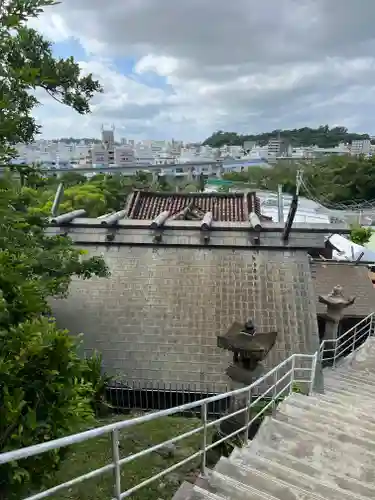 沖宮の本殿・本堂