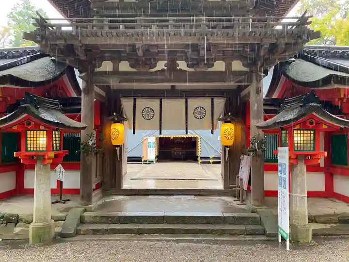 石上神宮の山門・神門