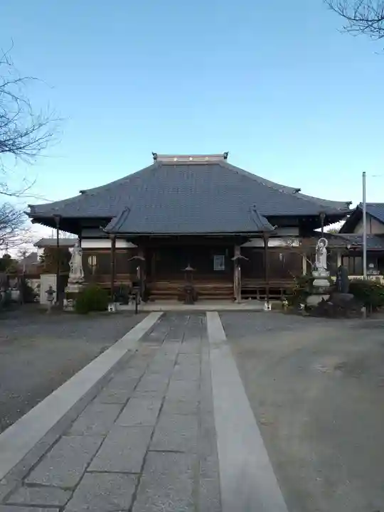 玉蔵寺の本殿・本堂
