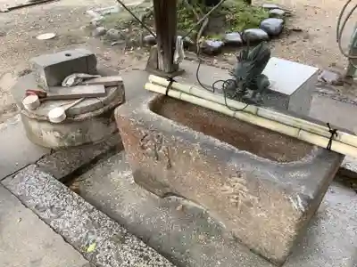 七所社の手水舎