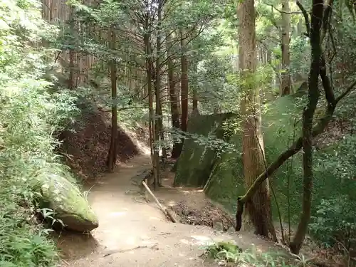 天石立神社の庭園