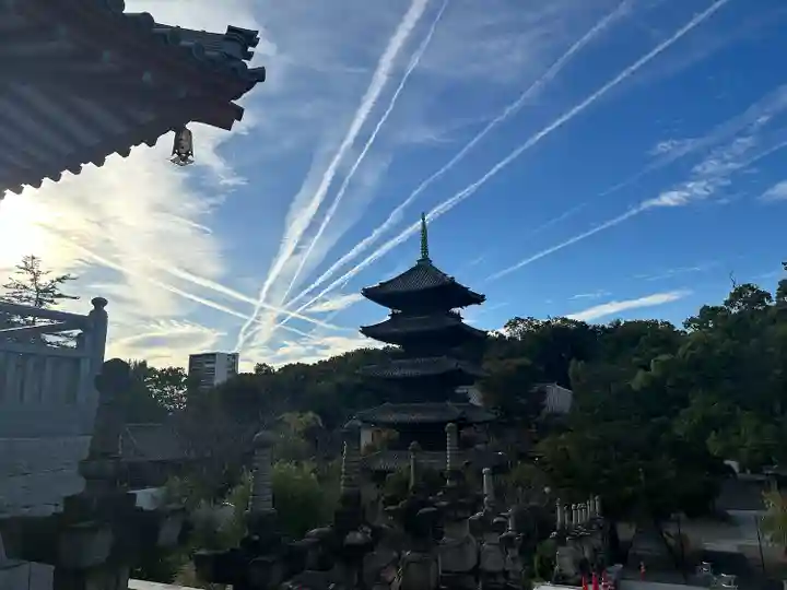 八事山 興正寺の周辺