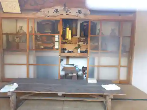 摩尼庵堂の{uncategorized: "未分類", other: "その他", undefined: "問題あり", building: "その他建物", grave: "お墓", sacred_gate: "鳥居", guardian: "狛犬", statue: "像", buddha: "仏像", history: "歴史", nature: "自然", garden: "庭園", animal: "動物", pagoda: "塔", temizu: "手水舎", mountain_gate: "山門・神門", sanctuary: "本殿・本堂", subordinate: "末社・摂社", art: "芸術", scenery: "景色", jizo: "地蔵", ema: "絵馬", goshuin: "御朱印", omikuji: "おみくじ", items: "授与品その他", amulet: "お守り", goshuincho: "御朱印帳", eats: "食事", festival: "お祭り", votive_dance: "神楽", shichigosan: "七五三参", wedding: "結婚式", experience: "体験その他", initially: "初詣", around: "周辺", anti_infection: "感染症対策"}