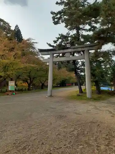 青森縣護國神社の鳥居