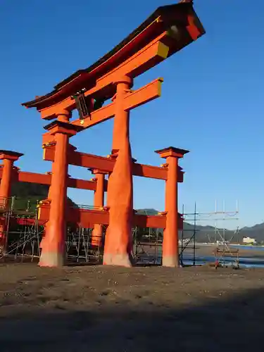 厳島神社の鳥居