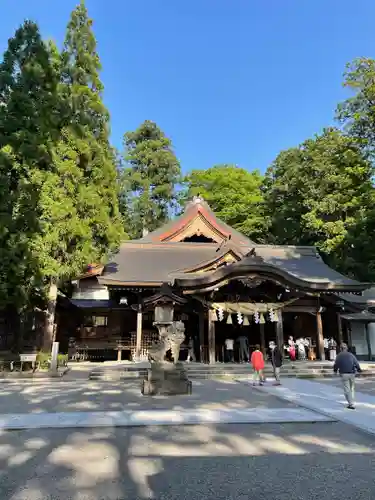 白山比咩神社の本殿