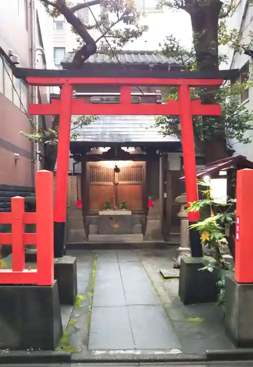 出世稲荷神社(柳森神社境外摂社)の鳥居