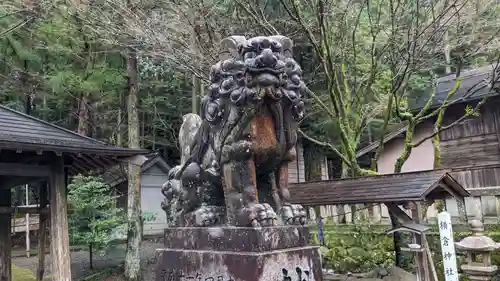 横倉神社の狛犬