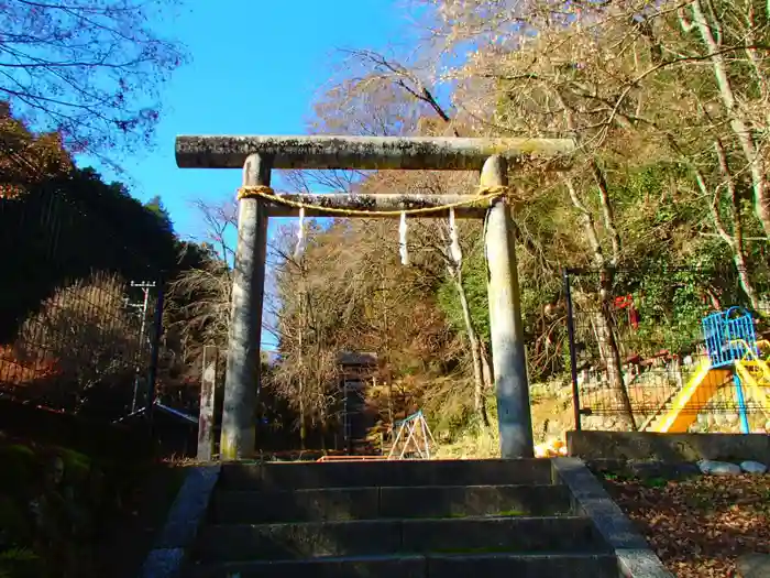 鳩ヶ嶺八幡宮の鳥居