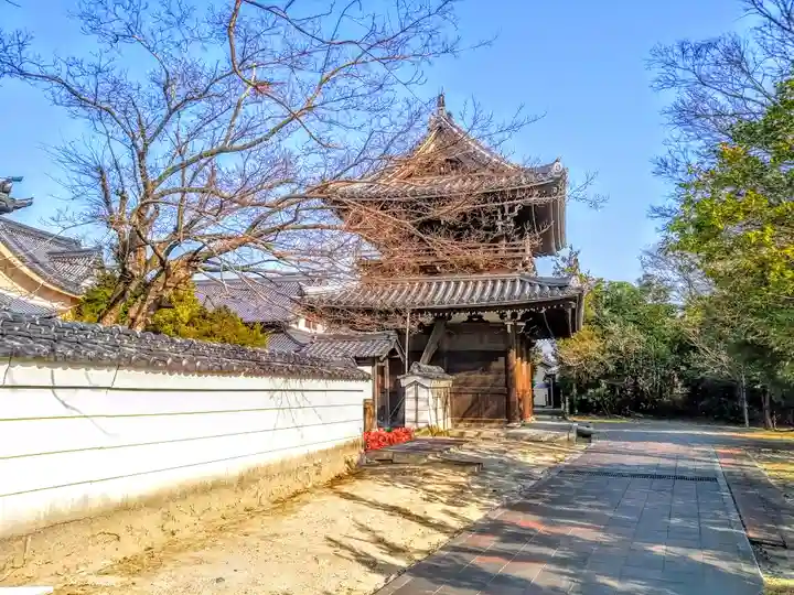 天澤院の山門・神門