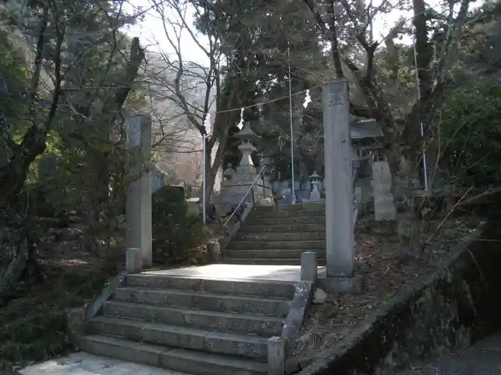 大滝不動尊前宮(山梨県)