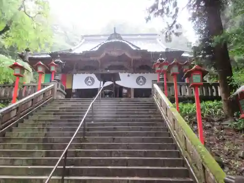 満願寺の本殿