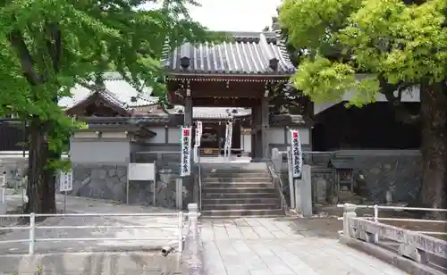 安楽寺の山門