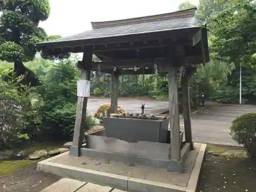 八街神社の手水舎