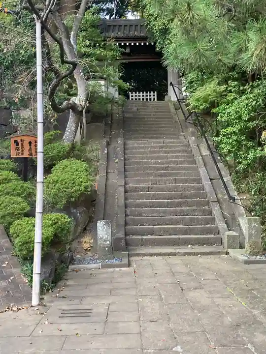 建功寺の山門・神門