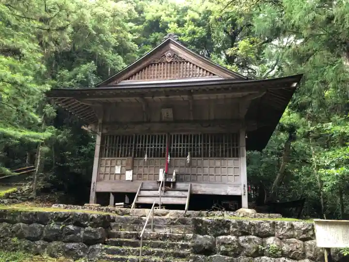 小松神社の本殿・本堂