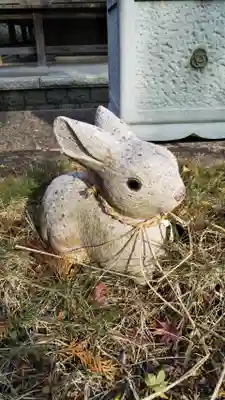 神神社(三輪神社)の狛犬
