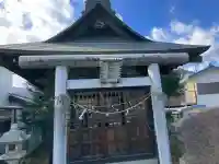 稲荷社の{uncategorized: "未分類", other: "その他", undefined: "問題あり", building: "その他建物", grave: "お墓", sacred_gate: "鳥居", guardian: "狛犬", statue: "像", buddha: "仏像", history: "歴史", nature: "自然", garden: "庭園", animal: "動物", pagoda: "塔", temizu: "手水舎", mountain_gate: "山門・神門", sanctuary: "本殿・本堂", subordinate: "末社・摂社", art: "芸術", scenery: "景色", jizo: "地蔵", ema: "絵馬", goshuin: "御朱印", omikuji: "おみくじ", items: "授与品その他", amulet: "お守り", goshuincho: "御朱印帳", eats: "食事", festival: "お祭り", votive_dance: "神楽", shichigosan: "七五三参", wedding: "結婚式", experience: "体験その他", initially: "初詣", around: "周辺", anti_infection: "感染症対策"}