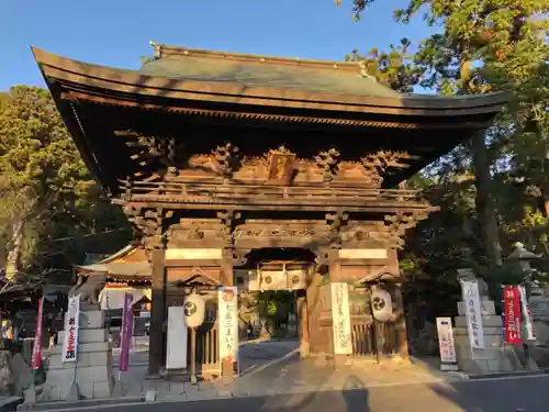 日牟禮八幡宮の山門