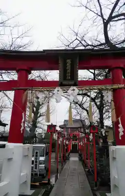 塚越稲荷神社の鳥居