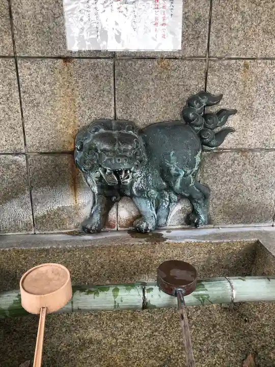 難波八阪神社の手水舎
