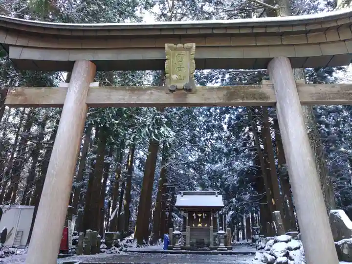 北口本宮冨士浅間神社の鳥居